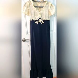 Vintage Black and Cream Lace 70s Prom Dress Size S Maxi Ruffle Hem